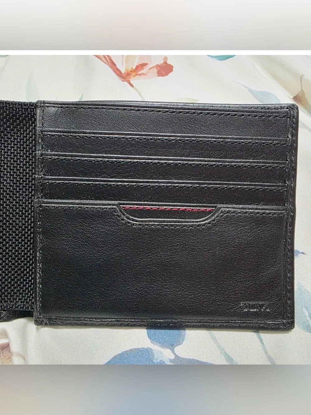 Tumi Men’s Delta Slim fold Black Leather Wallet RFID Technology- Like New